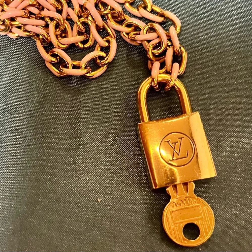 Louis Vuitton Gold Padlock Pendant Chain Necklace - Picture 6 of 10